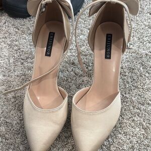 👟 3/$10 - Women's Elegant Cream Heels